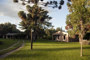 La Caledonia Cabañas - Parque juegos y piscina